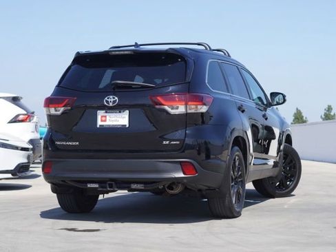Used 2019 Toyota Highlander SE AWD/4WD image 7