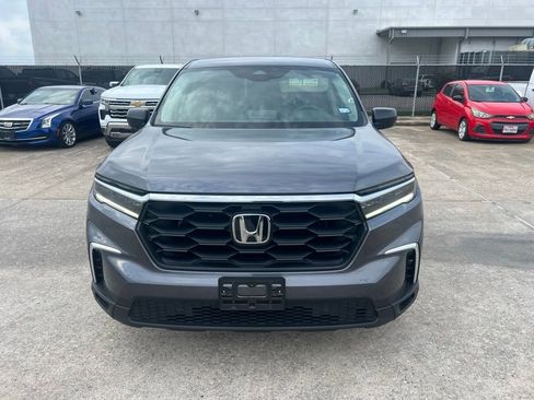 Used 2023 Honda Pilot LX image 2