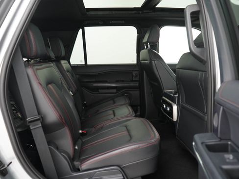 Used 2024 Ford Expedition Limited AWD/4WD image 12
