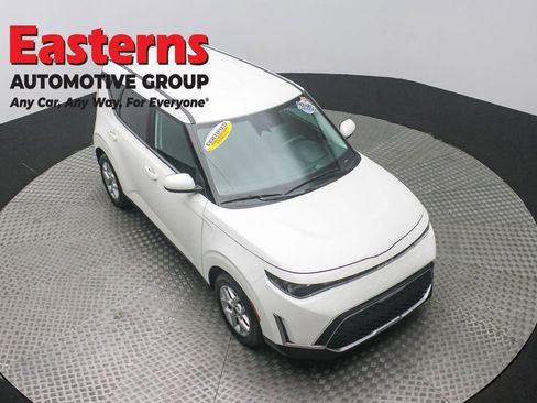 Used 2023 Kia Soul LX w/ Option Group 015 image 3