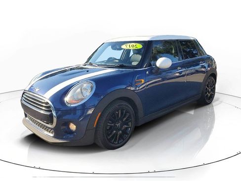 Used 2017 MINI Cooper 4-Door Hardtop image 3