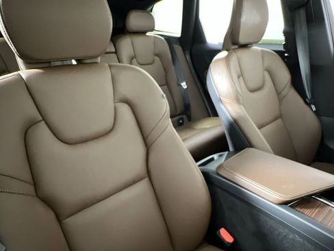 Certified 2023 Volvo XC60 B5 Plus image 25