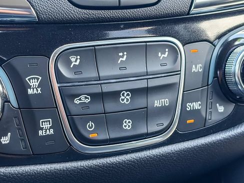 Used 2024 Chevrolet Equinox Premier w/ LPO, Floor Liner Package AWD/4WD image 30