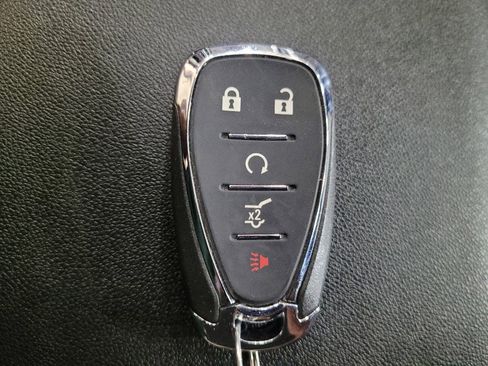 Used 2023 Chevrolet Equinox LT AWD/4WD image 32