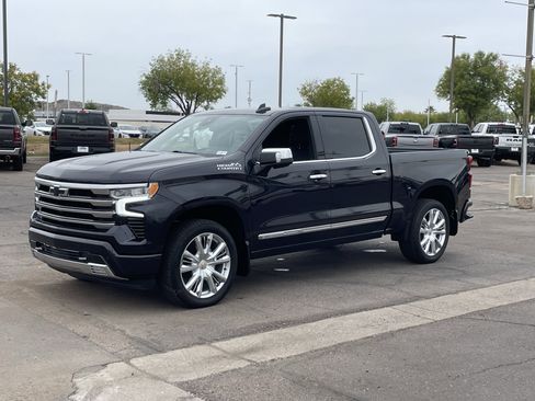Used 2024 Chevrolet Silverado 1500 High Country w/ High Country Premium Package image 2