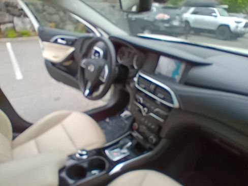 Used 2017 INFINITI QX30 Premium w/ Navigation Package AWD/4WD image 21