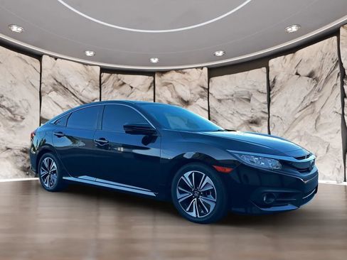 Used 2018 Honda Civic EX-T image 3