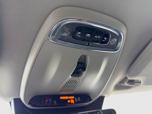 Used 2020 Volvo XC90 T5 Momentum image 32