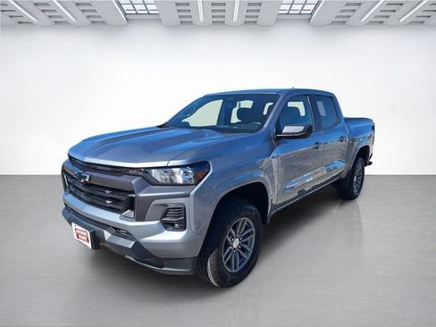 Used 2024 Chevrolet Colorado LT w/ LT Convenience Package II AWD/4WD image 8