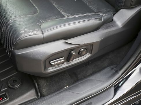 Used 2024 Toyota Tundra Limited image 11