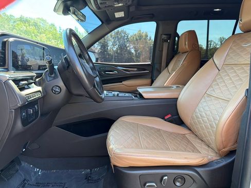 Certified 2022 Cadillac Escalade ESV Sport w/ Touring Package AWD/4WD image 3