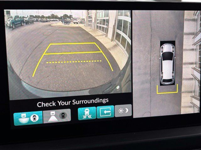 Used 2024 Honda Pilot TrailSport image 17