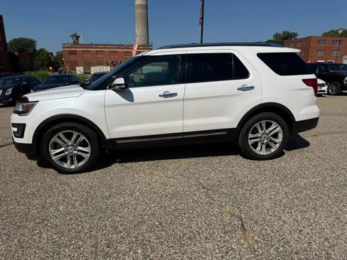 Used 2016 Ford Explorer Limited w/ Equipment Group 301A AWD/4WD image 7