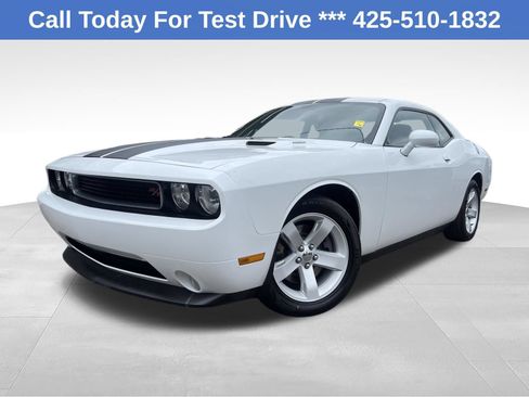 Used 2012 Dodge Challenger R/T RWD image 1