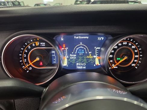 Used 2018 Jeep Wrangler Unlimited Sahara w/ Cold Weather Group AWD/4WD image 12