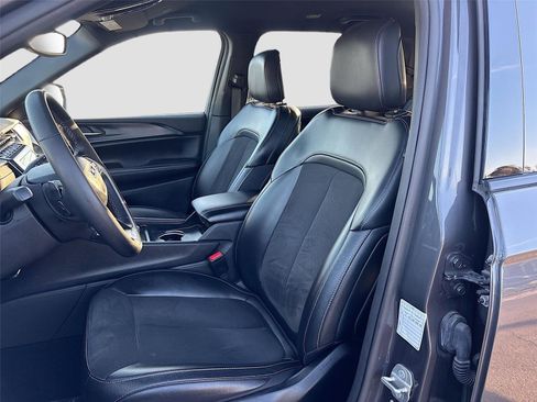 Used 2024 Jeep Grand Cherokee L Laredo image 22