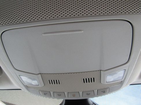 Used 2024 Ford Edge Titanium image 25