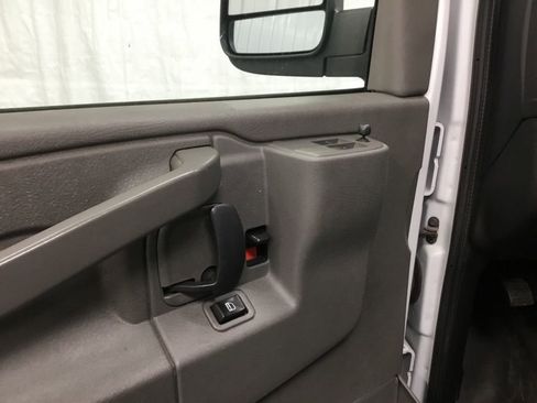 Used 2023 GMC Savana 2500 w/ Driver Convenience Package image 10