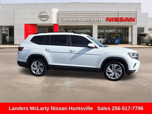 Used 2021 Volkswagen Atlas SE image 2