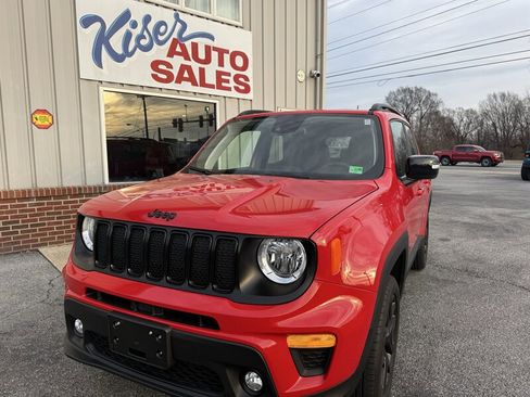 Used 2023 Jeep Renegade Altitude w/ Convenience Group I image 3