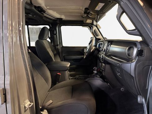 Used 2019 Jeep Wrangler Unlimited Sport AWD/4WD image 26