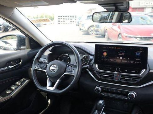 Used 2023 Nissan Altima 2.5 SR w/ SR Premium Package FWD image 21