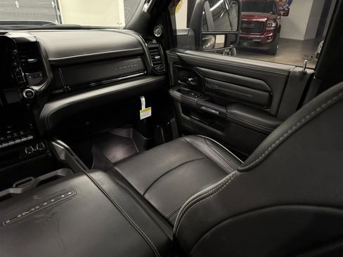 Used 2024 RAM 3500 Limited AWD/4WD image 31