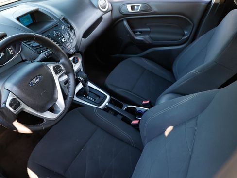 Used 2015 Ford Fiesta SE image 4