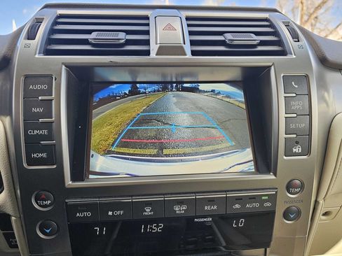 Used 2016 Lexus GX 460 w/ Premium Package image 19