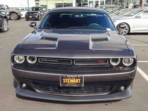 Used 2016 Dodge Challenger R/T Scat Pack w/ Driver Convenience Group image 17