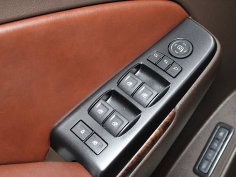 Used 2015 Chevrolet Tahoe LTZ RWD image 16