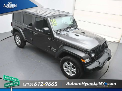 Used 2019 Jeep Wrangler Unlimited Sport S AWD/4WD image 30