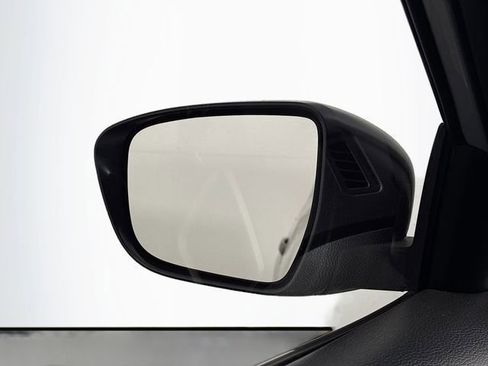 Used 2016 Nissan Rogue S AWD/4WD image 35