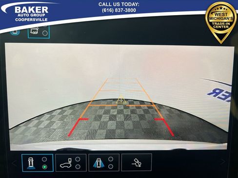 Used 2025 GMC Acadia Elevation image 16