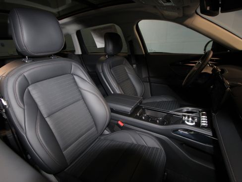 New 2026 Lincoln Nautilus Reserve w/ Jet Appearance Package image 26