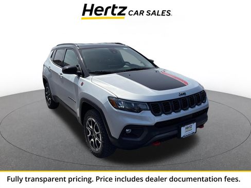 Used 2025 Jeep Compass Trailhawk AWD/4WD image 1