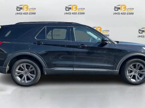 Used 2022 Ford Explorer XLT w/ Equipment Group 202A AWD/4WD image 4