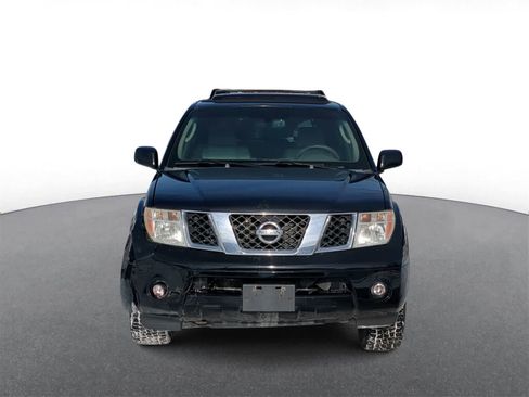 Used 2007 Nissan Pathfinder SE w/ SE Premium Pkg image 3