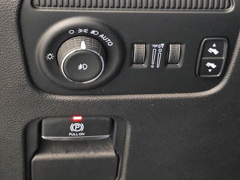 Used 2023 Jeep Wagoneer L 4WD image 23