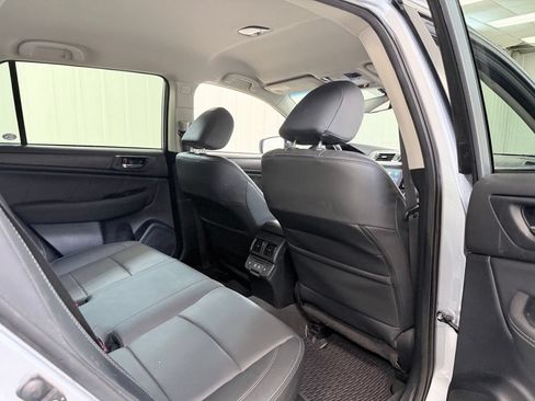 Used 2019 Subaru Outback 2.5i Limited AWD/4WD image 29