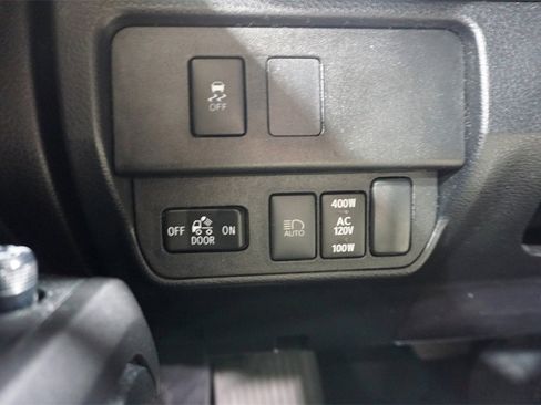 Used 2021 Toyota Tacoma TRD Sport image 5