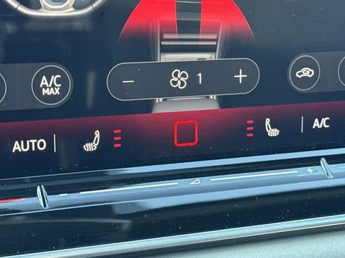 New 2026 Volkswagen Tiguan SE R-Line FWD image 21