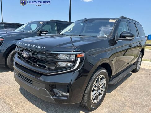 Used 2025 Ford Expedition Active AWD/4WD image 1