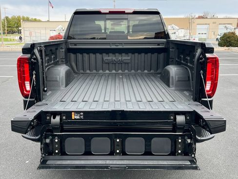Used 2025 GMC Sierra 1500 AT4 w/ AT4 Preferred Package image 11