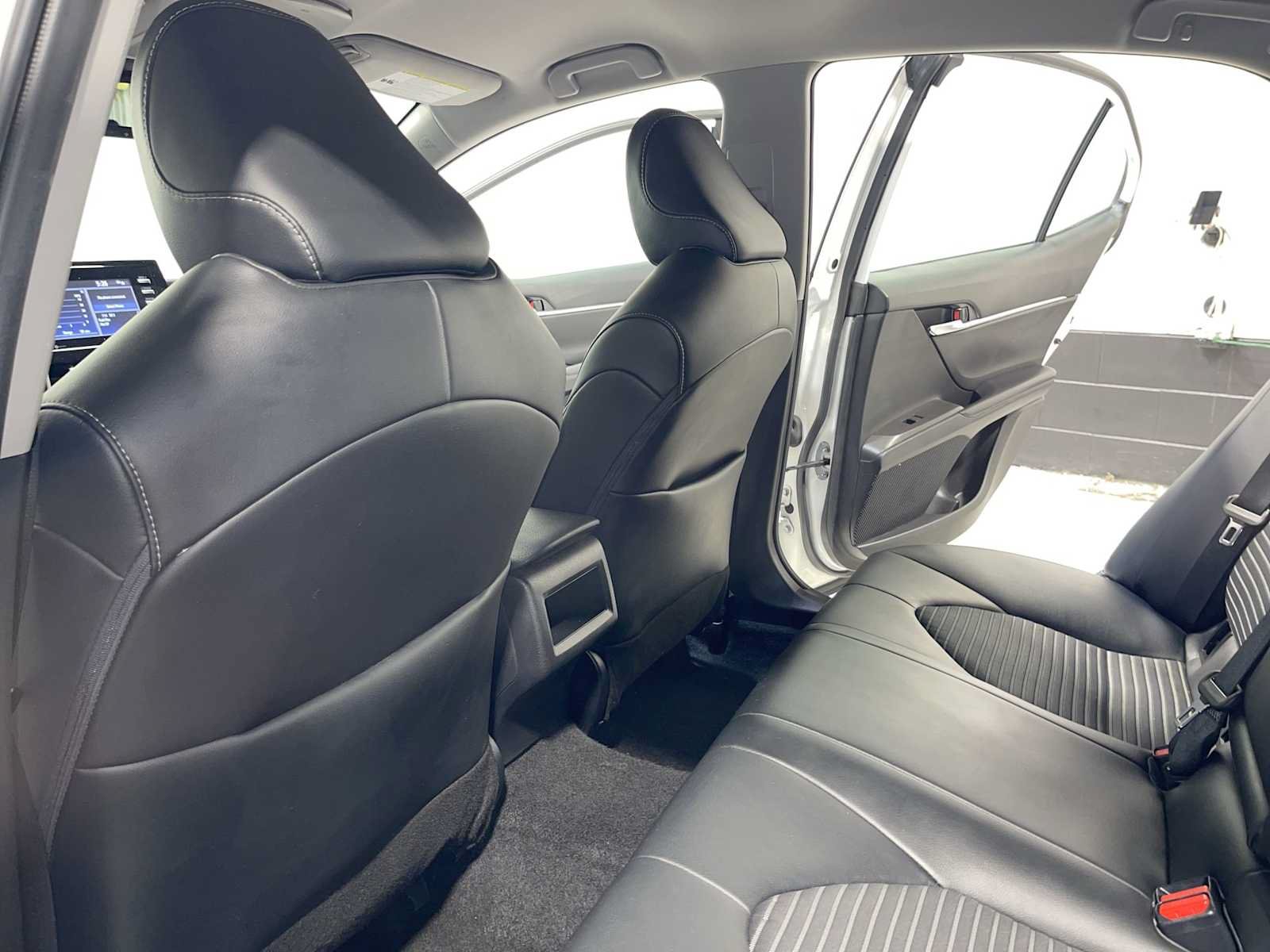 Used 2024 Toyota Camry SE w/ Cold Weather Package FWD image 12