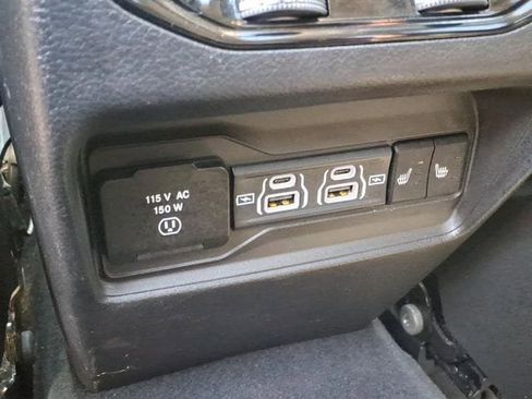 Used 2022 Jeep Grand Cherokee Limited AWD/4WD image 18