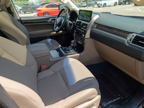 Used 2023 Lexus GX 460 Premium w/ Premium Package AWD/4WD image 36