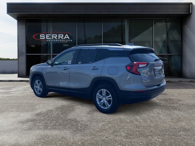 Used 2023 GMC Terrain SLE w/ Driver Convenience Package FWD image 3