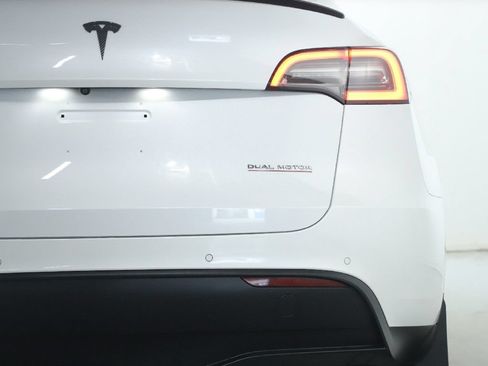 Used 2022 Tesla Model Y Performance AWD/4WD image 41