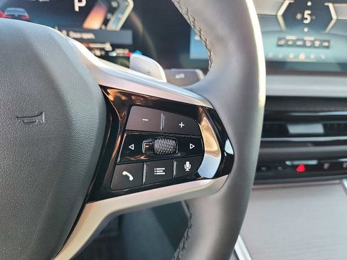 Certified 2025 BMW 330i xDrive Sedan w/ Convenience Package image 21